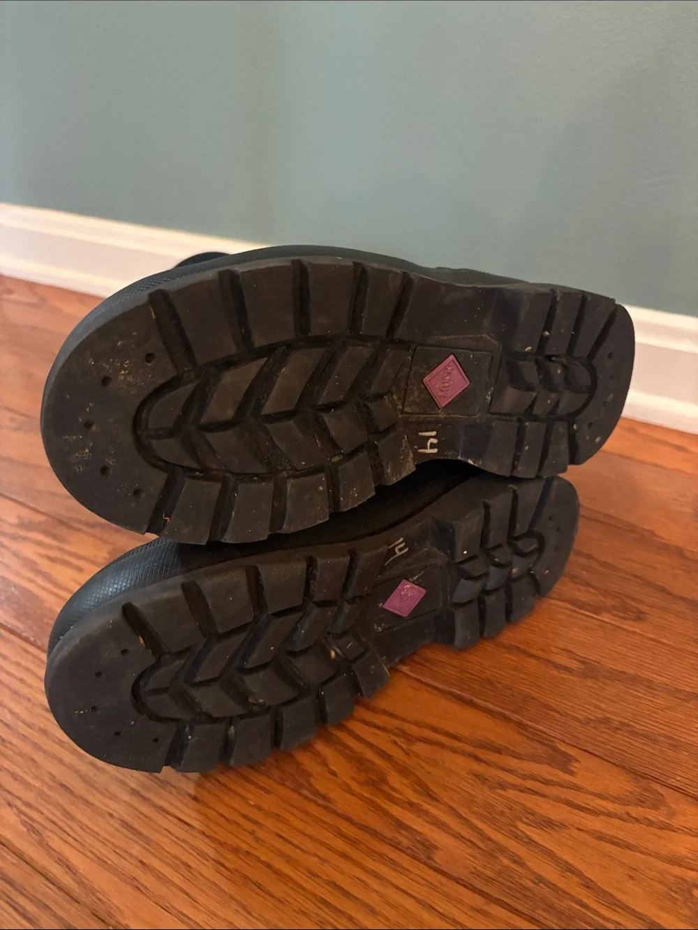 Muck Boots - women’s size 5 (US)